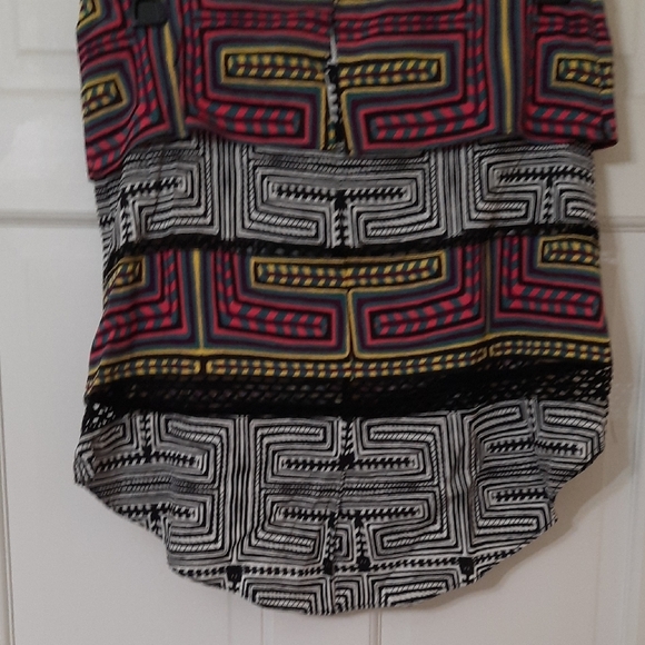 Geometric Patterned Tube Top - Picture 9 of 11